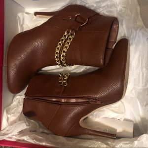 Nadeena Booties Size 9